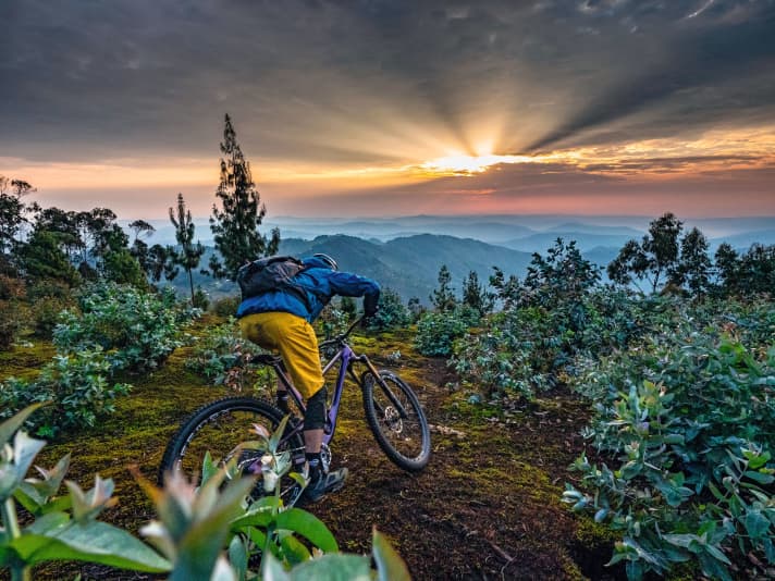 A bright future: Rwanda has perhaps the largest trail-building crew in the world - without realising it. The travel report from page 88