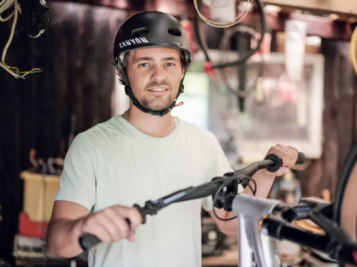 Former slopestyler Peter Henke knows his way around the Red Bull District Ride. As a participant in the 2017 event, he was also able to take a look behind the scenes.