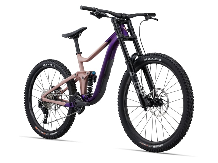The Giant Reign SX with aluminium frame has a 190 millimetre double bridge and a 165 millimetre coil shock. It was specially designed for tough terrain.