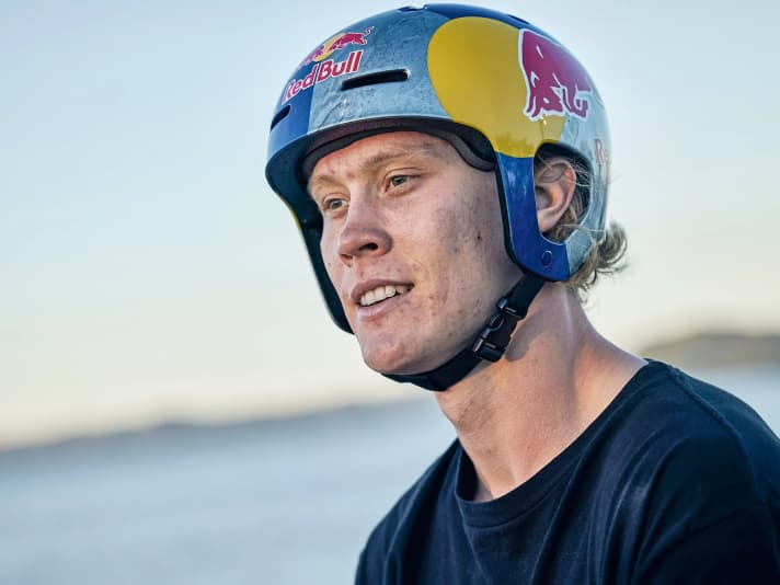 Emil Johansson (22), Sweden: "Emil is my top favourite. He can skate park and slopestyle - ideal conditions for the course in Nuremberg. Emil masters complex combinations. He packs four tricks into some jumps. If he finishes his run without crashing, the competition won't stand a chance."