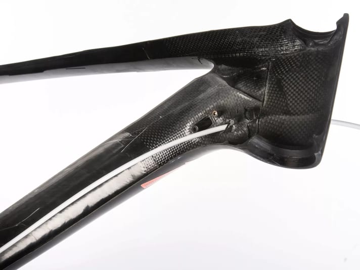 Internal cables with continuous outer shells (A)