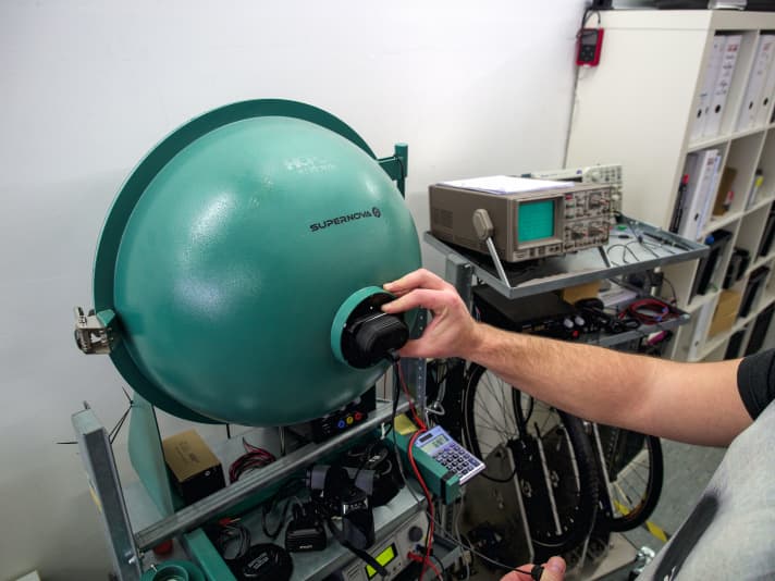 We have tested all MTB helmet lights in co-operation with Supernova.