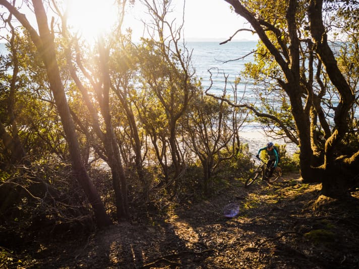 Punta Ala: Den Spot kennt wohl jeder, der mit dem Camper ans Meer fahren, aber auf gute Trails nicht verzichten möchte. Die Touren ins Hinterland starten direkt am Campingplatz. 
