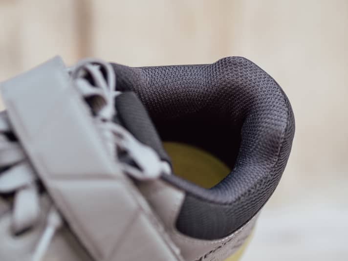 The soft padding provides a lot of comfort, but also gives a somewhat indirect feel 