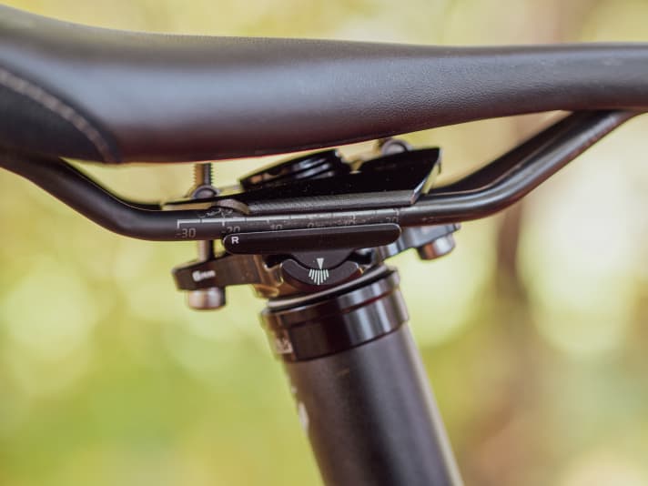 The low overall height ensures a massive stroke even with small frames.