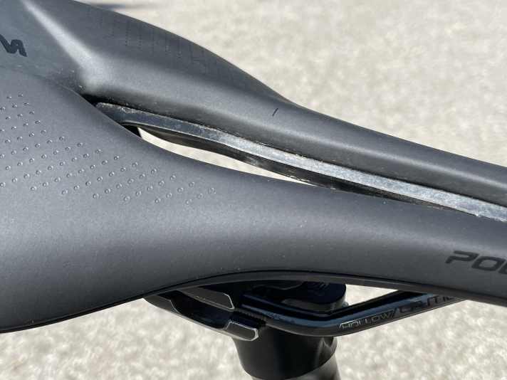 Hier gibt es noch ein richtiges Cutout, aber auch dessen Ränder sind rund und weich.