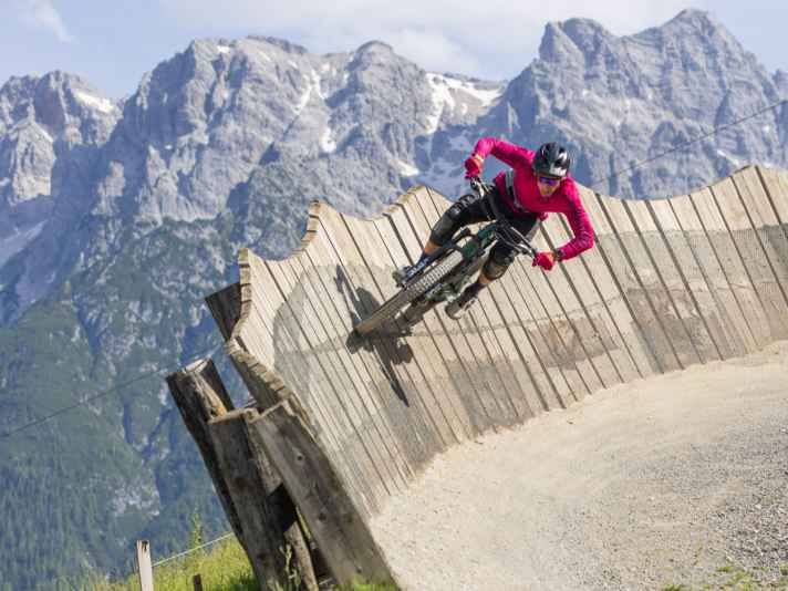 The Specialised Levo SL Comp Alloy
