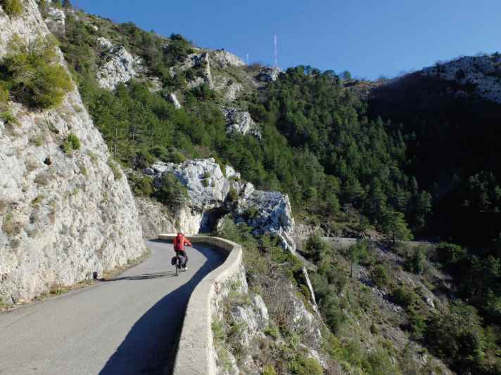 Mountains rise up in the hinterland of Nice and there are marvellous climbs here.