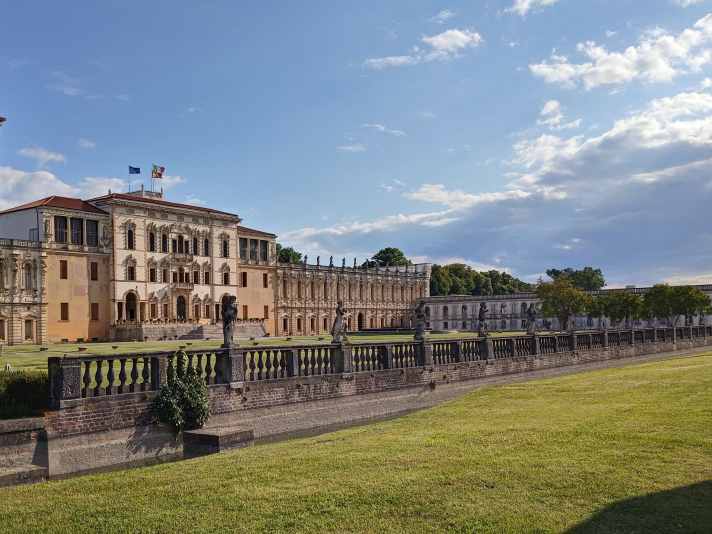 Ort des Radreise-Festivals ist der Park der Villa Contarini in Piazzola sul Brenta.