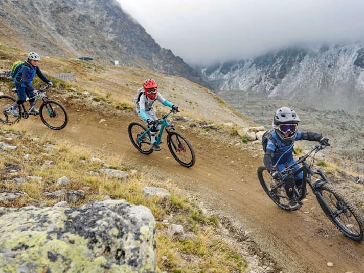 Der angelegte Zirmtrail  ist Teil des großen Trail-Netzwerks in Nauders, bietet Fahrspaß mit Aussicht und ist per Lift erschlossen.