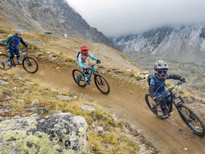 The Zirmtrail is part of the large trail network in Nauders, offers riding fun with a view and is accessible by lift.