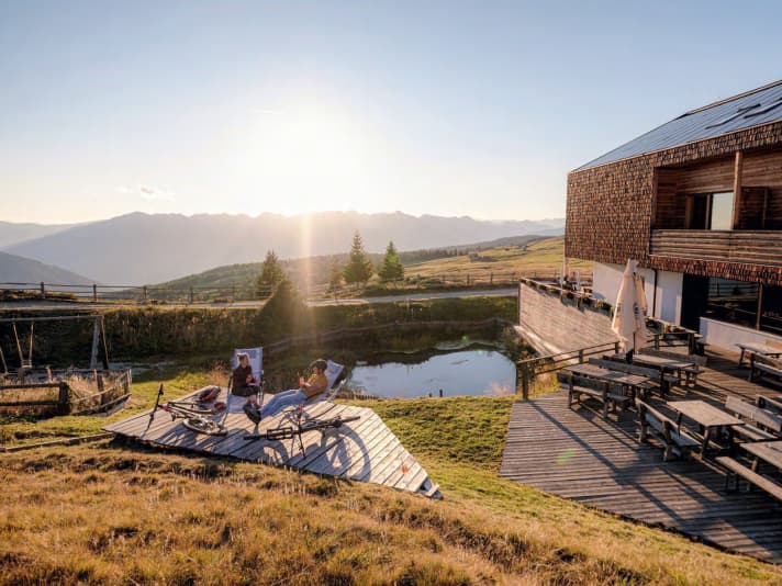 The Starkenfeldhütte is situated on a high plateau and offers fantastic views.