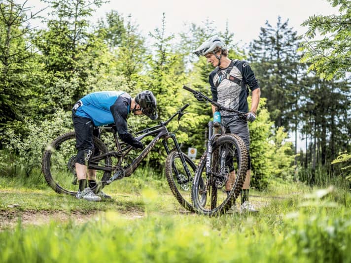 Natural trails, flow lines and blocked downhills - the variety of trails on the Geißkopf offers the perfect testing ground to really test all facets of an all-mountain bike.