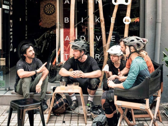 The Outline Adventures office in the alleyways of Thessaloniki is a real haven of peace.