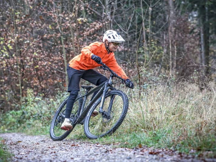 Youth tests: Alongside Moritz, Matti Welz (pictured) also gave the Jealous a spin. Although the bike is a touring MTB, it impressed with its playful character.