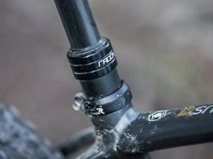 Leaky from the start, the inexpensive Vario support is now scratched and defective. It is worth investing in a more reliable model.