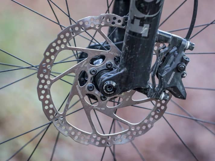 Cheap, but good: For a price of over 5000 euros, the Anthem only has Shimano Deore brakes. However, the stoppers work perfectly.