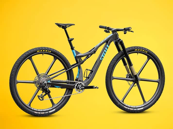 Dieses Stoll P.32 trägt die brandneuen Bike Ahead Biturbo X 32 Safewing Laufräder - ein perfektes Match, made in Germany.