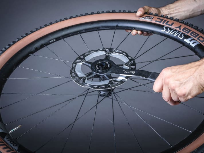 Bremsscheibe montieren, Centerlock-Standard