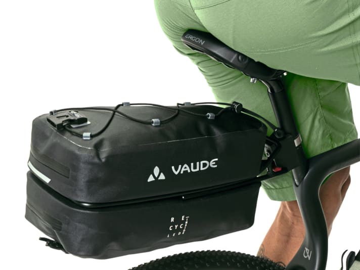 Bikepacking-Ausrüstung: Taschen, Fahrradbekleidung, Zubehör für Radtouren