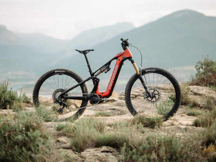 The classic Moterra is designed as a large all-mountain tourer.