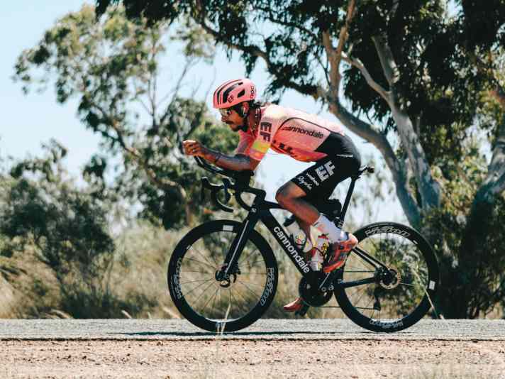Ex-Profi Lachlan Profi fuhr das neue Synapse bereits bei seiner Rekordfahrt in Australien.