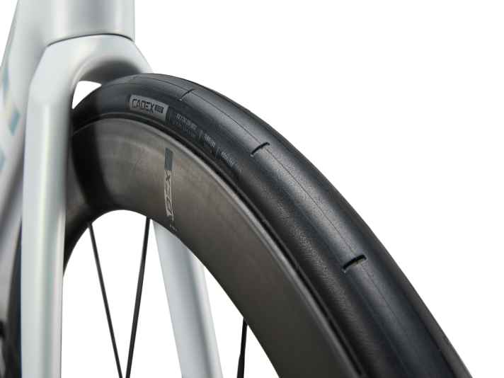 New aero tyre from Giant's own brand Cadex