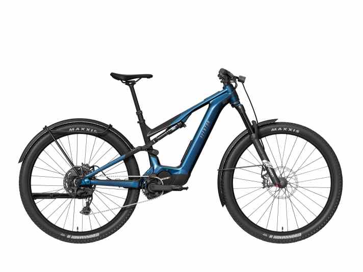 Mudguards, pannier rack, lights, side stand - the REC model from Aventon.