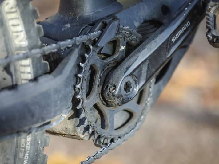 Tester Laurin got away with the Sram X01 Eagle drivetrain without a broken chain despite its immense mileage and lack of maintenance.  