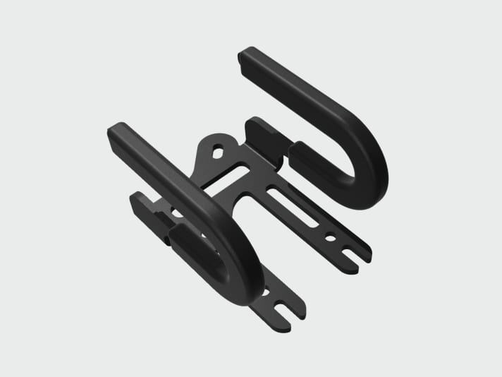 Die Halterung wird an Leitern oder Airline-Schienen befestigt. Ein Heckträger wie im oberen Bild zu sehen ist bei Days on Track gerade in Arbeit