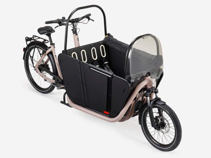 Das E-Lastenrad Btwin Long John F900E Family von Decathlon ist ab sofort für 4.999 Euro erhältlich.