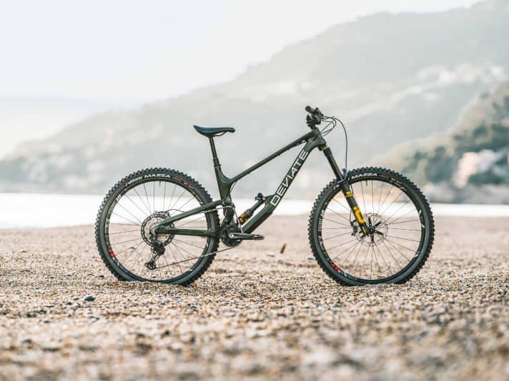 Deviate Claymore, high-pivot enduro bike from Scotland.