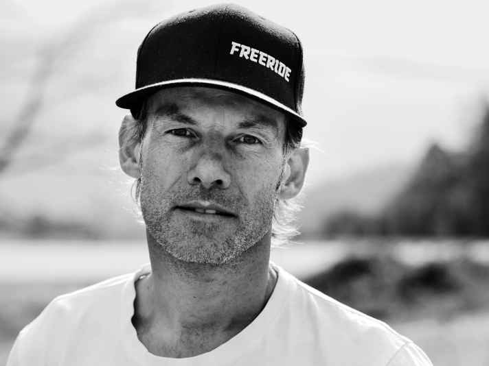 “Im Wald  will ich bitte nur echte Bienen summen hören“, sagt Dimitri Lehner.