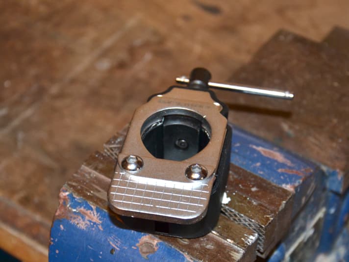 The Birzman saw guide can hold pipes up to 34 mm thick, which is enough for almost anything.