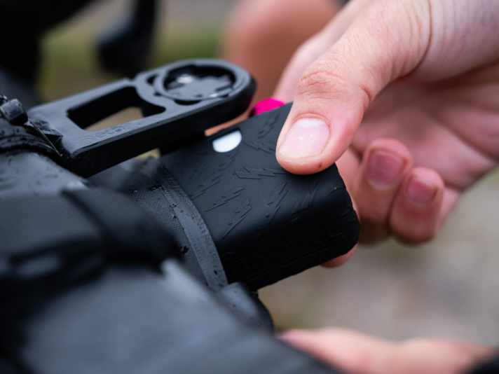 Die winzige Pumpe passt in nahezu jede Tasche