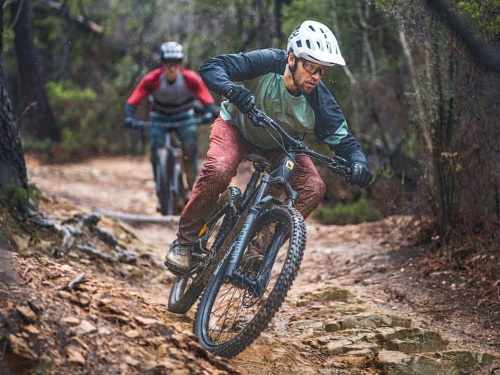 Long wheelbase, slack steering angle: the Haibike NDuro 6 provides a lot of confidence on rough terrain.
