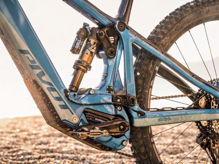 Auch die Kinematik von Pivot stammt von Suspension-Guru Dave Weagle, dem Gründer von Evil Bikes - ebenso in unserem Test.