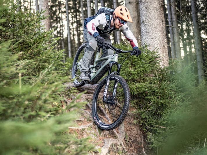 Florentin Vesenbeckh, deputy editor-in-chief of EMTB, on a test ride on the Scott Patron eRide 920. 