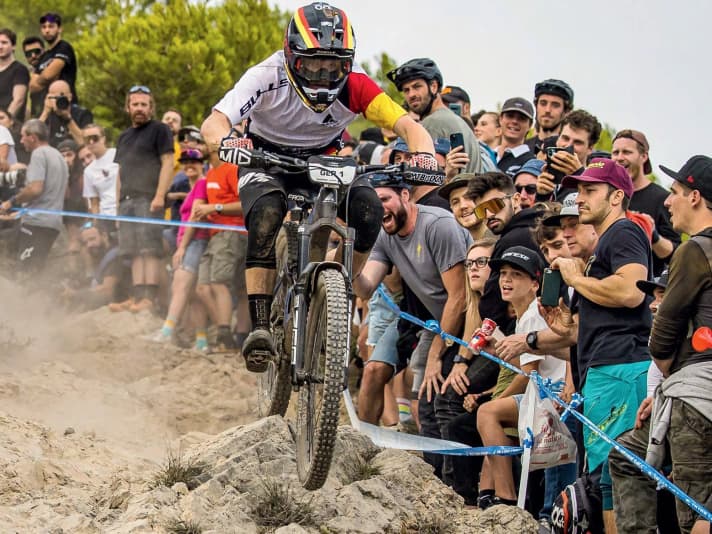 Christian Textor als Kapitän des deutschen Teams bei der Trophy of Nations in Finale Ligure.