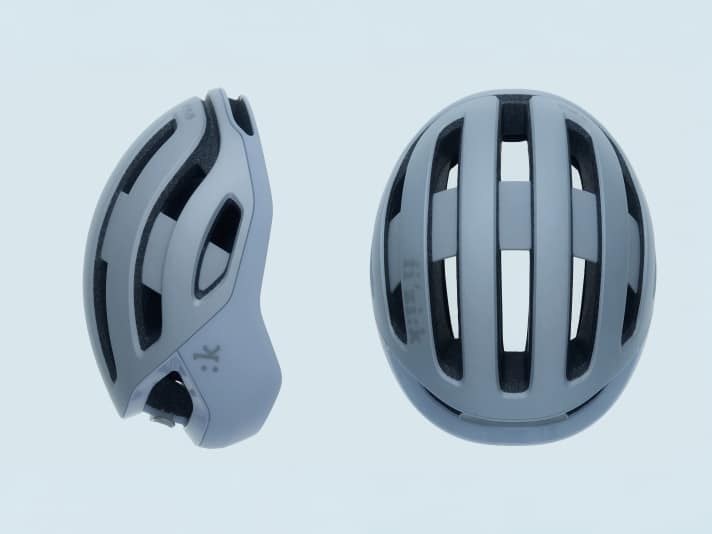 Ohne Visier und flacher geschnitten richtet sich der Fizik Kudo an XC-Fahrerinnen, Graveler und auch Rennrad-Fans.