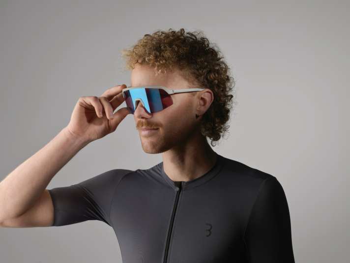 4 lens variants are available for use from road to trail