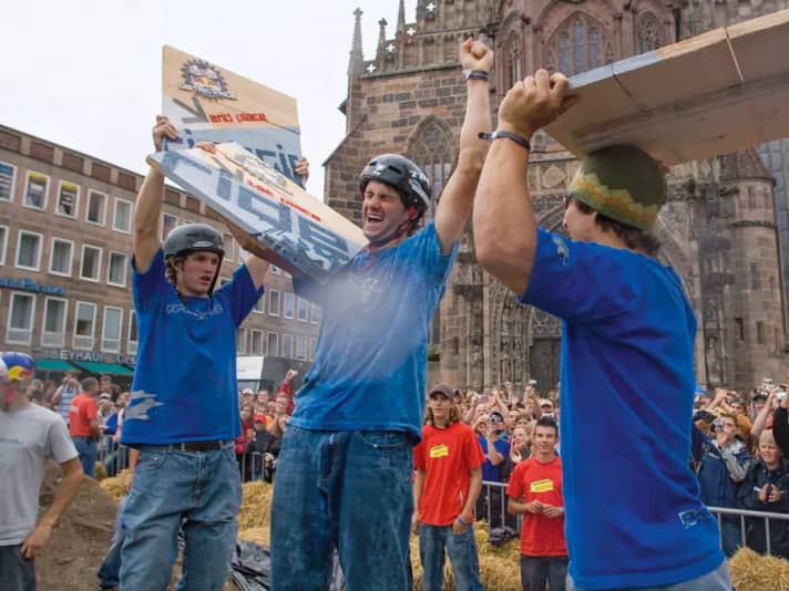   District Ride 2006 - Sieger-Typen: 1. Cam McCaul (mitte), 2. Paul Basagoitia (links), 3. Darren Berrecloth.