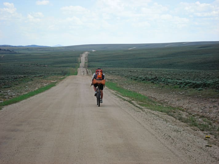 The Tour Divide is likely to be a favourite destination for many bikepacking adventurers. Even those who want to cover the more than 4400 kilometres in race format must be prepared for loneliness.