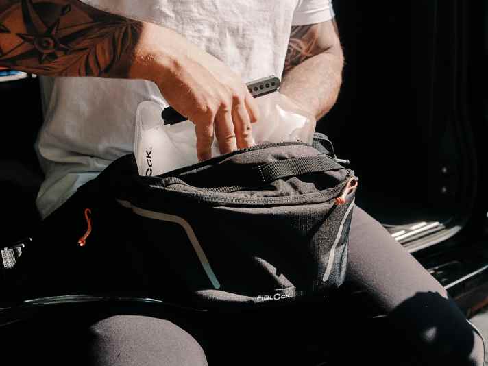 Das Hauptfach bietet fünf Unterteilungen, die Trinkblase sitzt in einem separaten Fach.