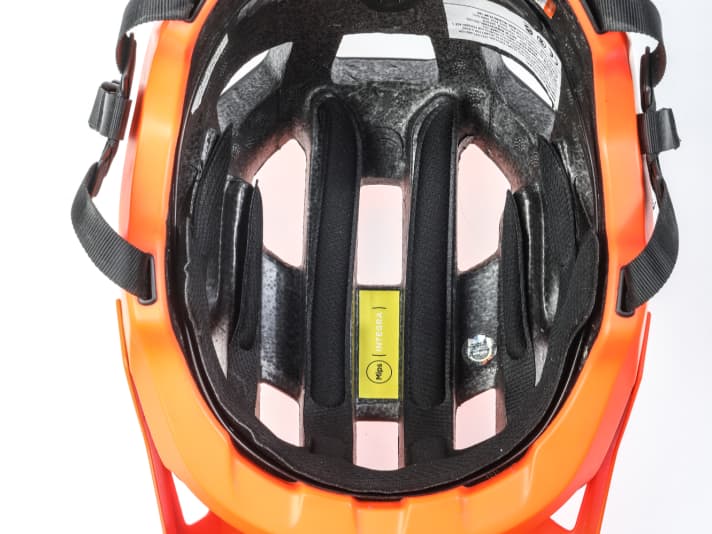 Poc integrates the sliding layer as a silicone gel in the pads
