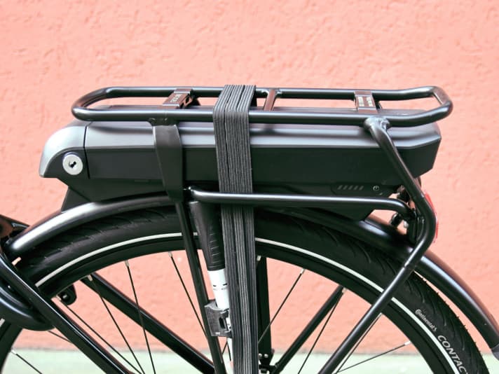 The battery position increases the rear load when transporting luggage.