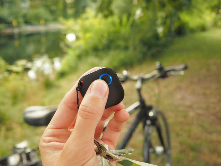 Makes an impression: remote control for opening and deactivating the alarm on the I lock it.