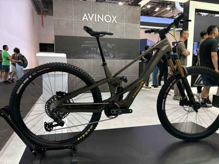Schlank und schnell: Das Orbea Wild LT ist ein E-Enduro, bei dem die Trail-Performance höchste Priorität hat.