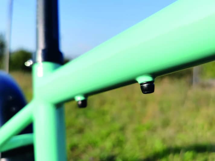 The steel frame of the Rose Hobo Deore offers 4x2 mounting points for tools, bottles or bags.