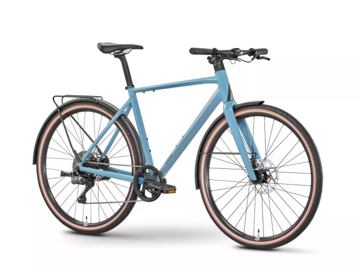 Die Rahmenform HighStep ist in den Größen S bis XL erhältlich und wird in den Farbvarianten Chalk und Faded Denim angeboten.